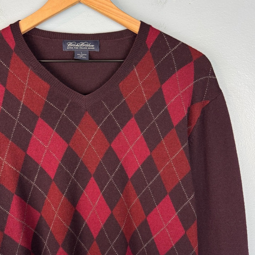 Brooks Brothers Men Large Burgundy Red Argyle Classic V-Neck Merino Wool Sweater